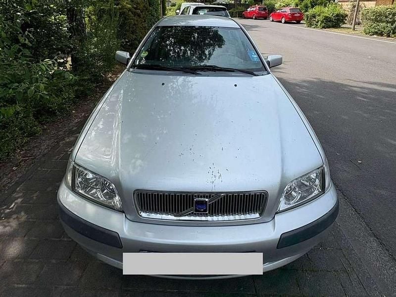Silber Gebraucht 2001 Volvo V40 Comfort Kombi | 950 € (Guter Preis) - Bild 1/4