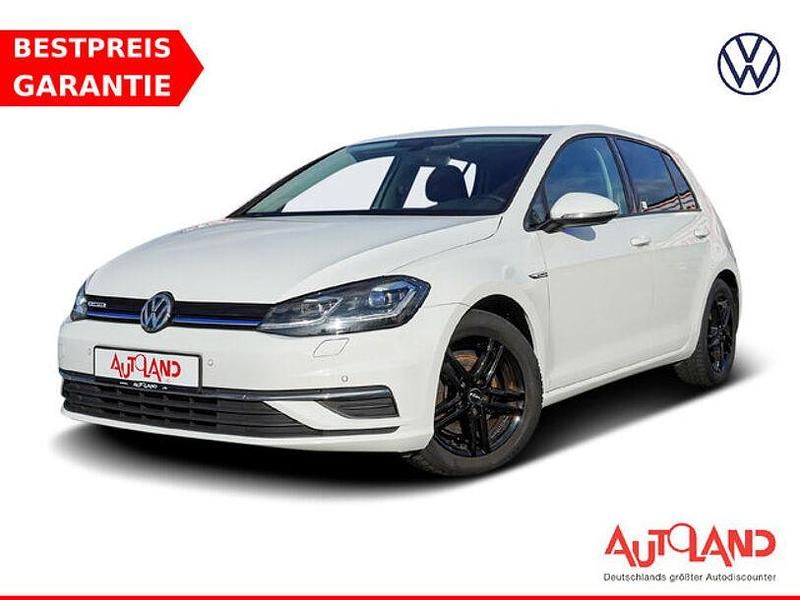 Weiß Gebraucht 2019 VW Golf VII Limousine | 16.990 € (Fairer Preis) - Bild 1/4