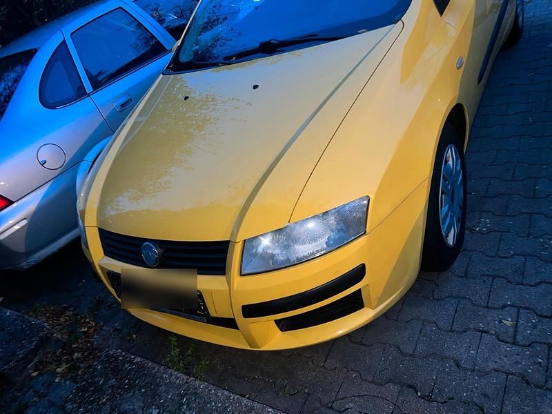 Gebraucht Fiat Stilo 103 PS (75 kW) 2001 Gelb Kleinwagen