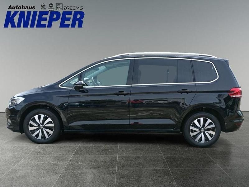 Gebraucht VW Touran Highline 150 PS (110 kW) 2024 Deep black perleffekt Van / Kleinbus