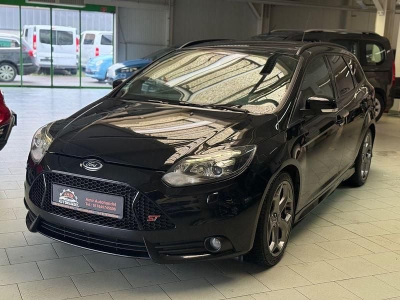 Gebraucht Ford Focus ST 250 PS (183 kW) 2013 Schwarz Limousine