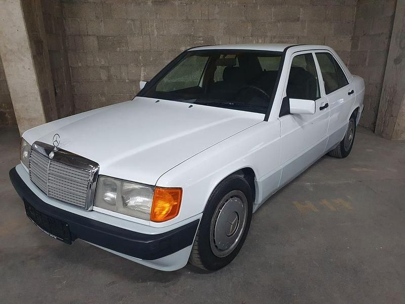 Weiß Gebraucht 1992 Mercedes 190 Limousine | 4.690 € - Bild 1/4