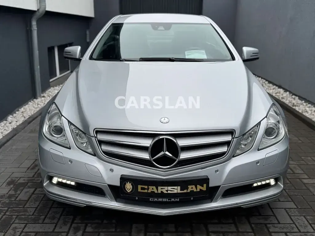 Gebraucht Mercedes E200 Elegance 184 PS (135 kW) 2010 Silber Coupé