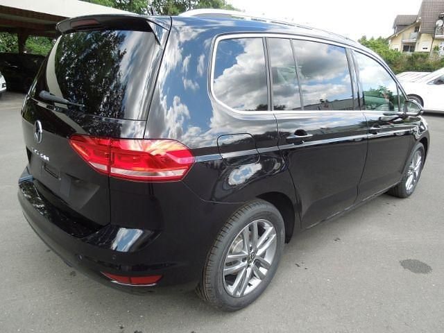 Neu VW Touran 150 PS (110 kW) 2025 Schwarz Van / Kleinbus