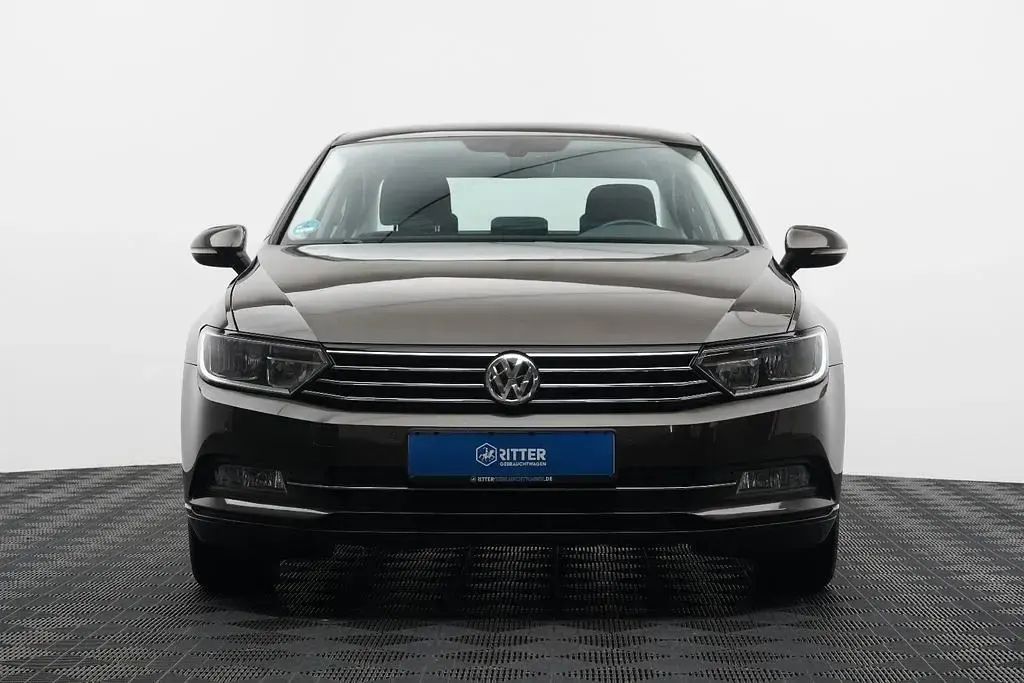 Second-hand VW Passat Comfortline 150 CP (110 kW) 2021 Negru Berlinǎ