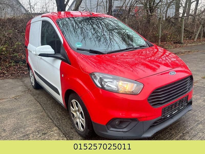 Gebraucht Ford Transit Trend 101 PS (74 kW) 2021 Rot Van / Kleinbus