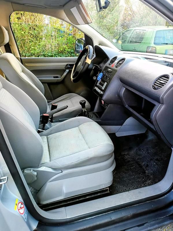 Używany VW Caddy 105 KM (77 kW) 2006 Srebrny Minivan