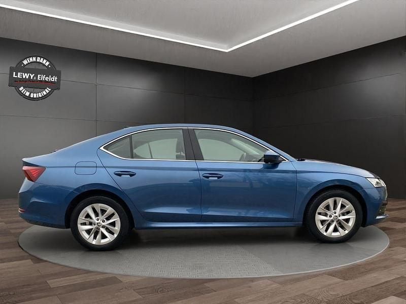 Gebraucht Skoda Octavia First Edition 150 PS (110 kW) 2020 Blau Limousine