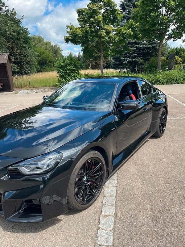 Schwarz Gebraucht 2024 BMW M2 Shadowline Coupé | 59.000 € (Superpreis) - Bild 1/4
