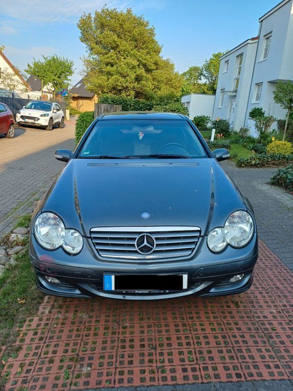 Grau Gebraucht 2004 Mercedes C180 Coupé | 1.900 € (Guter Preis) - Bild 1/4