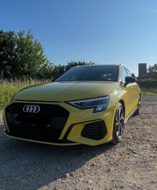 Gebraucht Audi A3 S-Line 150 PS (110 kW) 2024 Gelb Limousine