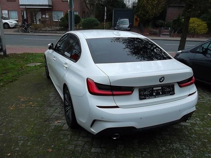 Gebraucht BMW 320 M Sport 190 PS (139 kW) 2019 Weiß Limousine