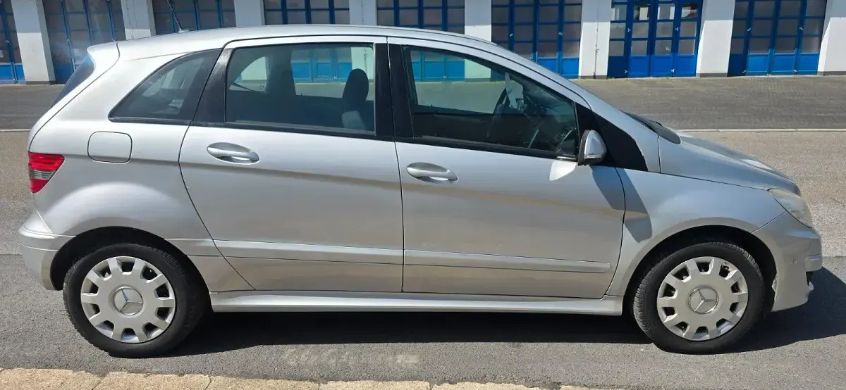 Gebraucht Mercedes B200 136 PS (100 kW) 2009 Grau Van / Kleinbus