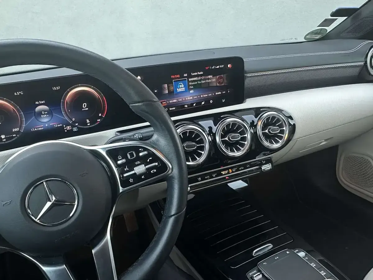 Gebraucht Mercedes CLA200 163 PS (119 kW) 2022 Schwarz Coupé