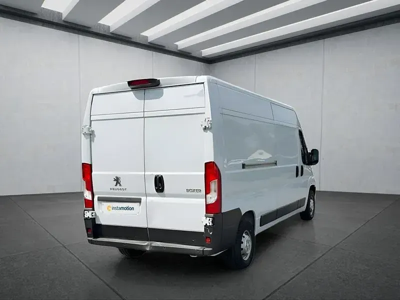 Gebraucht Peugeot Boxer 140 PS (102 kW) 2024 Weiß Van