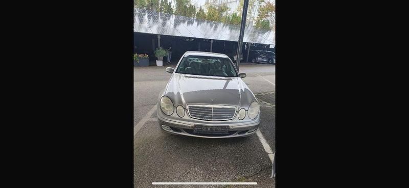 Gebraucht Mercedes E200 Classic 163 PS (119 kW) 2003 Silber Limousine
