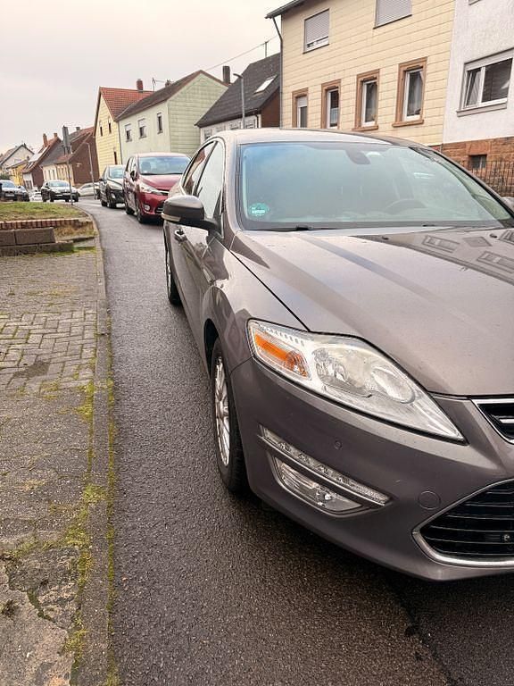 Gebraucht Ford Mondeo Titanium 160 PS (117 kW) 2012 Grau Limousine