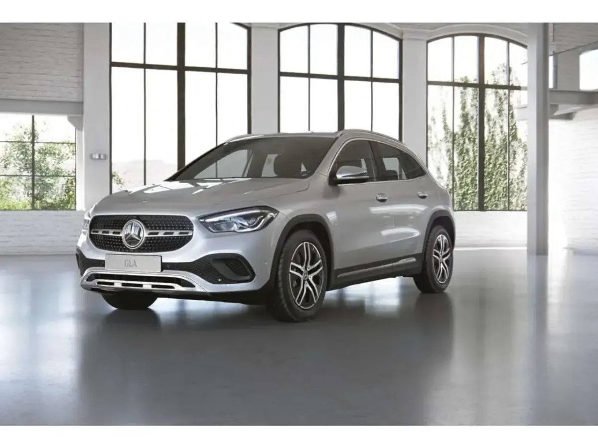 Gebraucht Mercedes GLA200 Progressive 163 PS (119 kW) 2020 Silber SUV