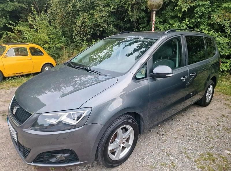 Grau Gebraucht 2012 Seat Alhambra Van / Kleinbus | 10.600 € (Fairer Preis) - Bild 1/4
