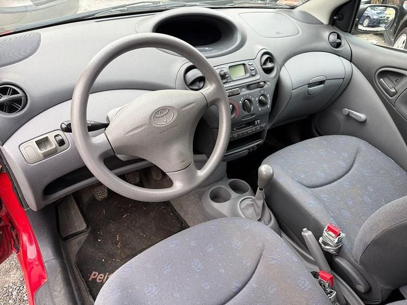 Gebraucht Toyota Yaris 68 PS (50 kW) 2002 Rot Kleinwagen
