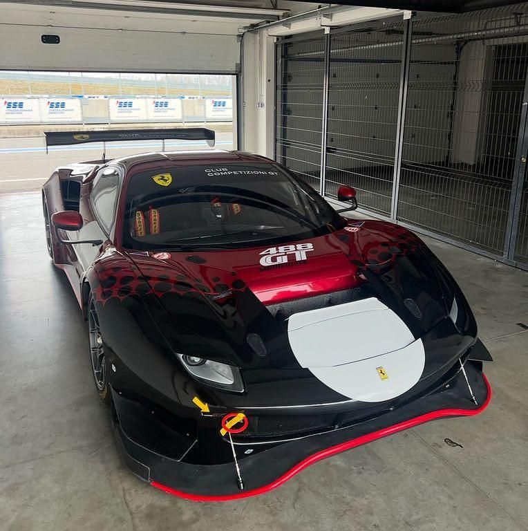 Rot Gebraucht 2022 Ferrari 488 | 1.550.000 € - Bild 1/4