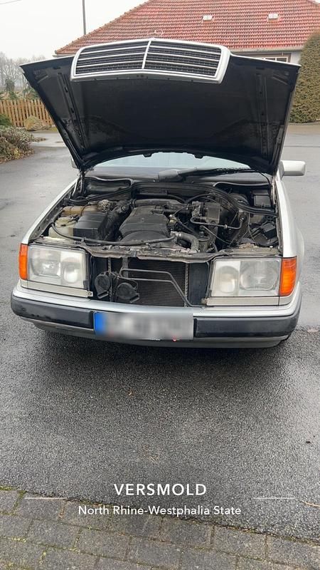 Gebraucht Mercedes E220 150 PS (110 kW) 1992 Silber Limousine