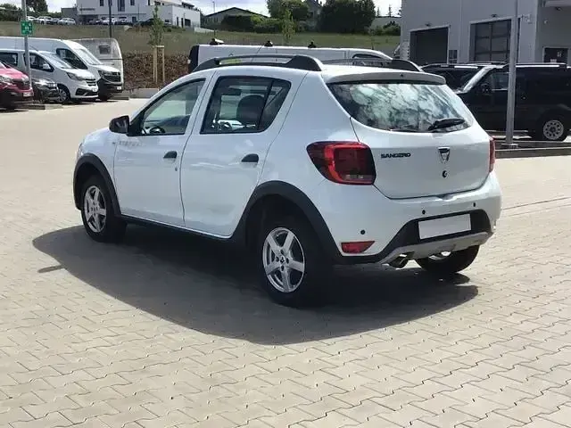 Gebraucht Dacia Sandero Prestige 101 PS (74 kW) 2020 Gletscherweiss Kleinwagen