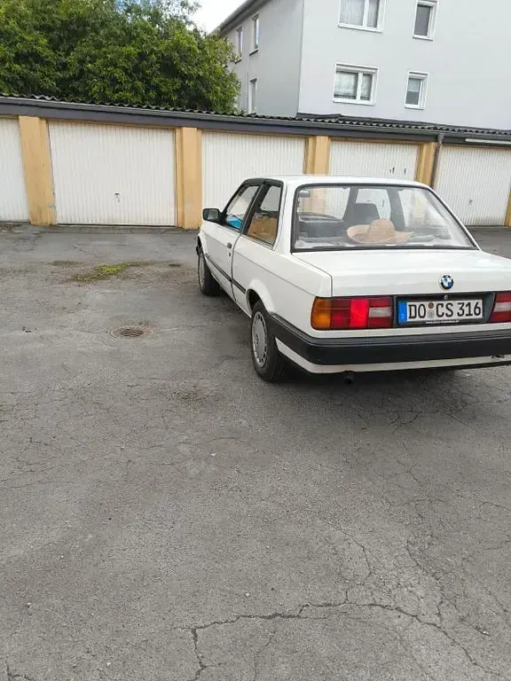 Gebraucht BMW 316 99 PS (72 kW) 1990 Weiß