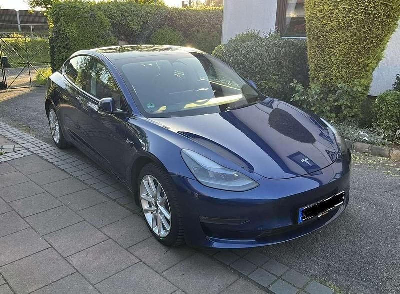 Second-hand Tesla Model 3 258 kW (351 CP) 2022 Albastru Berlinǎ