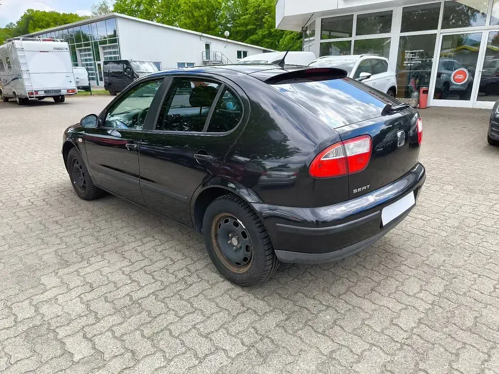 Używany Seat Leon 105 KM (77 kW) 2004 Czarny Hatchback