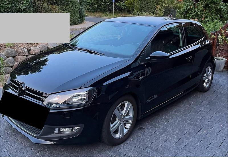 Schwarz Gebraucht 2014 VW Polo Life Kleinwagen | 7.699 € (Teuer) - Bild 1/4