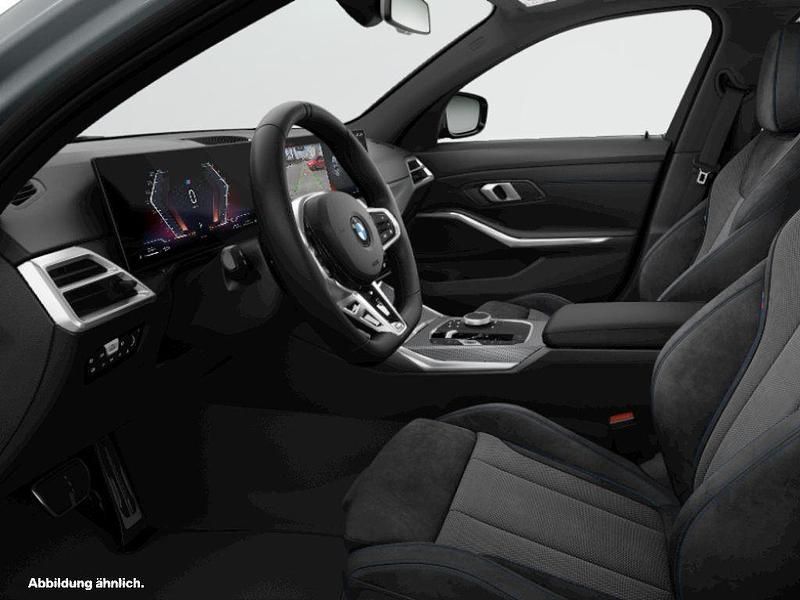 Skyscraper grau metallic Gebraucht 2025 BMW 318 Comfort Edition Kombi | 38.204 € (Fairer Preis) - Bild 1/1