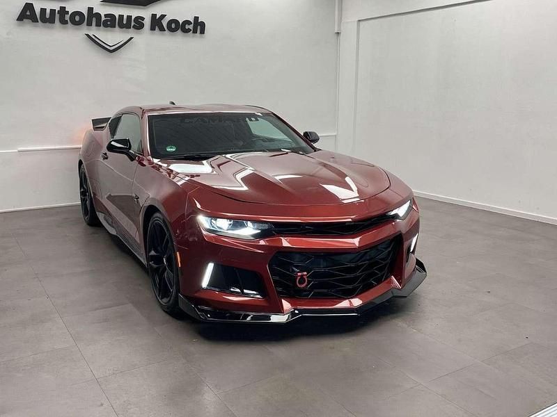 Weiß Gebraucht 2016 Chevrolet Camaro ZL1 Coupé | 29.999 € (Teuer) - Bild 1/4