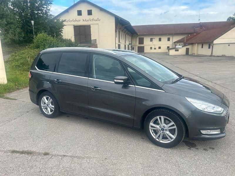Gebraucht 2016 Ford Galaxy Titanium Van / Kleinbus | 19.900 € (Guter Preis) - Bild 1/4