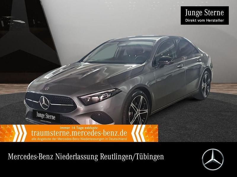 Grau Gebraucht 2024 Mercedes A200 Progressive Limousine | 33.490 € (Etwas zu teuer) - Bild 1/3