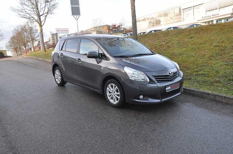 Gebraucht Toyota Verso Edition 147 PS (108 kW) 2011 Grau Van / Kleinbus