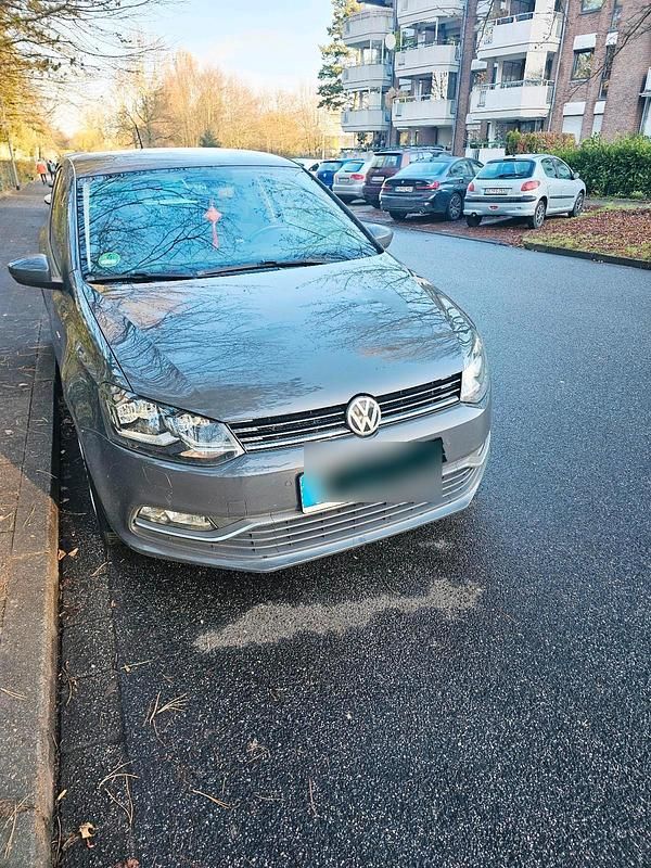 Grau Gebraucht 2014 VW Polo Kleinwagen | 8.600 € - Bild 1/4