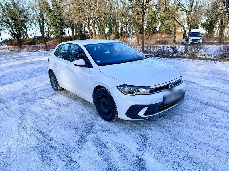 Weiß Gebraucht 2022 VW Polo Life Kleinwagen | 17.500 € (Etwas zu teuer) - Bild 1/4