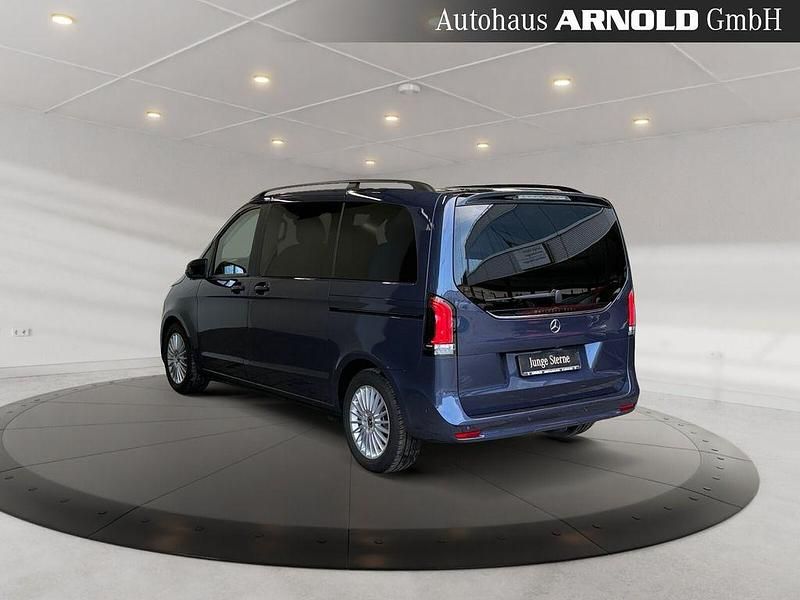 Gebraucht Mercedes V250 Style 190 PS (139 kW) 2025 Blau (sodalithblau) Van / Kleinbus