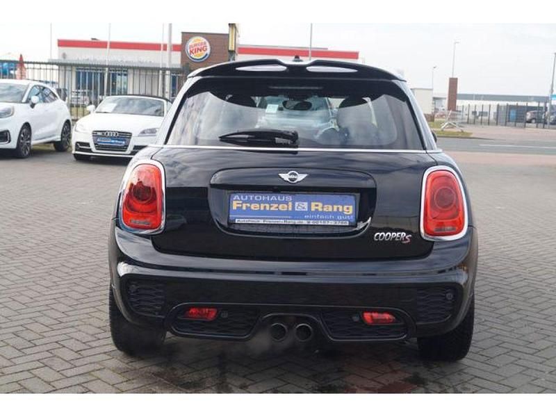 Gebraucht Mini Cooper S 192 PS (141 kW) 2017 Midnight black metallic (metallic) Kleinwagen