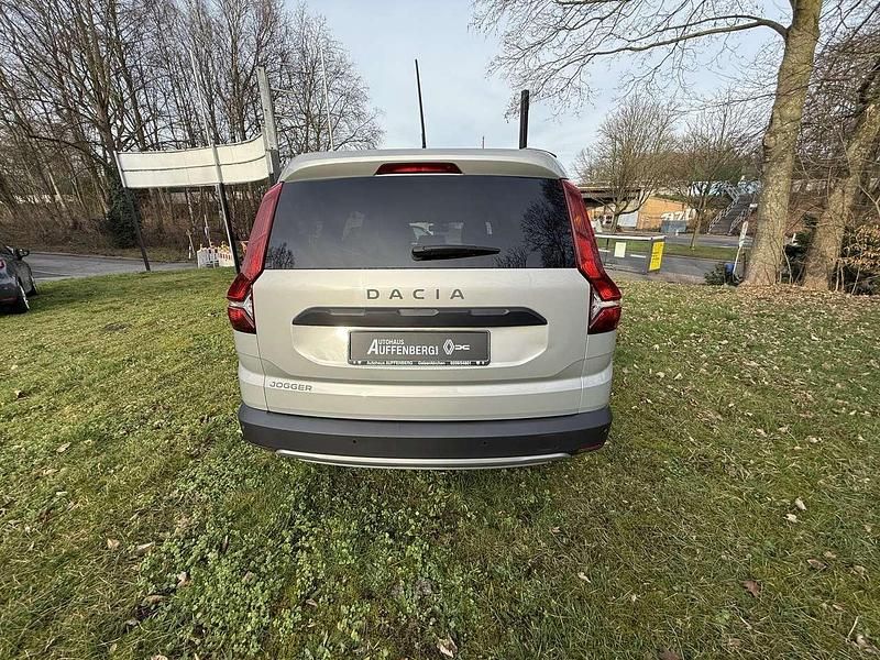 Gebraucht Dacia Jogger Comfort 110 PS (80 kW) 2022 Moonstone grau metallic Van / Kleinbus