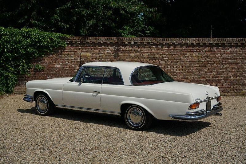 Gebraucht Mercedes W111 200 PS (147 kW) 1970 Weiß Coupé