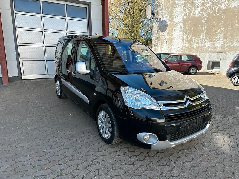 Second-hand Citroën Berlingo 92 CP (67 kW) 2012 Negru Monovolum