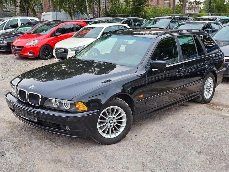 Schwarz Gebraucht 2001 BMW 525 Sport Line Kombi | 2.950 € (Fairer Preis) - Bild 1/4