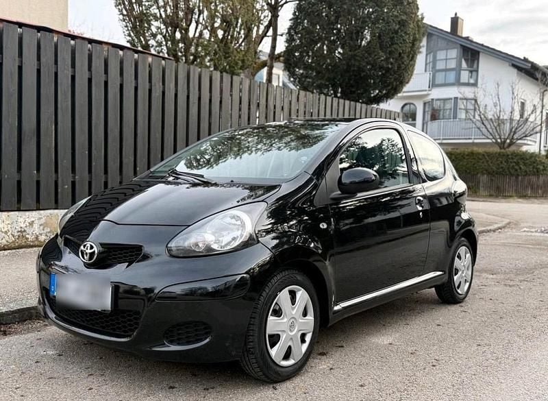 Gebraucht Toyota Aygo 68 PS (50 kW) 2009 Schwarz Kleinwagen