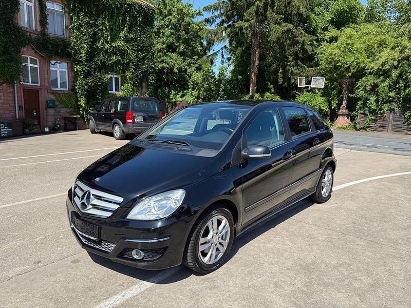 Schwarz Gebraucht 2011 Mercedes B180 Van / Kleinbus | 9.500 € (Teuer) - Bild 1/4