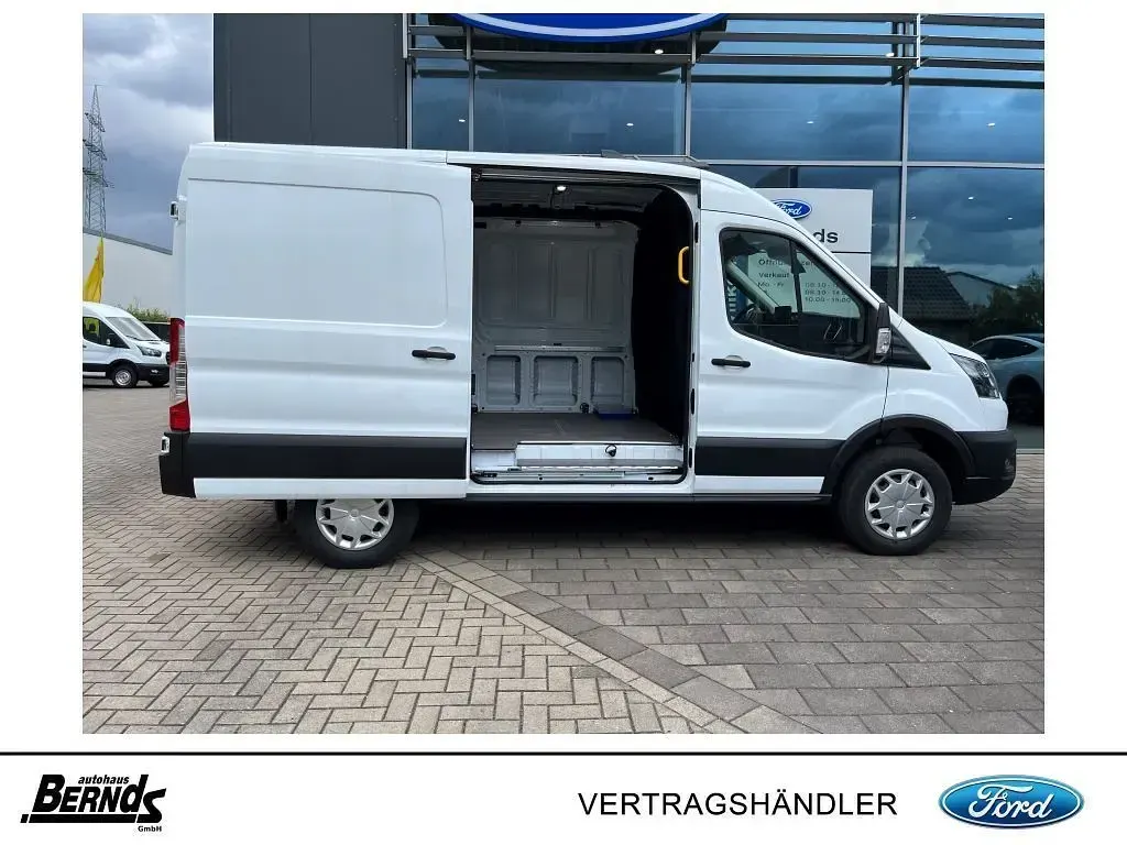 Gebraucht Ford E-Transit Trend 135 kW (184 PS) 2022 Weiß Van