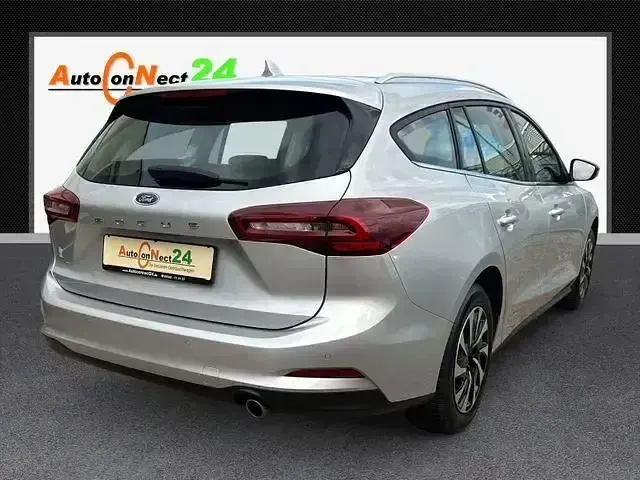 Usado Ford Focus Titanium 125 CV (91 kW) 2023 Plateado Familiar