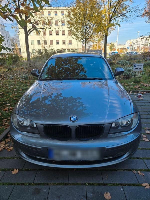 Grau Gebraucht 2010 BMW 116 Kleinwagen | 5.800 € (Etwas zu teuer) - Bild 1/4
