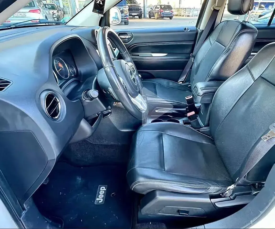 Gebraucht Jeep Compass Limited 140 PS (102 kW) 2014 Weiß SUV